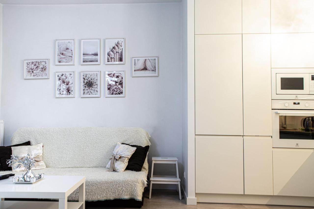 Wola Glamour Apartment Varsóvia Exterior foto